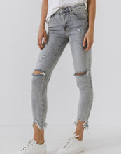 Load image into Gallery viewer, Mid Rise Distressed Ankle Jeans

